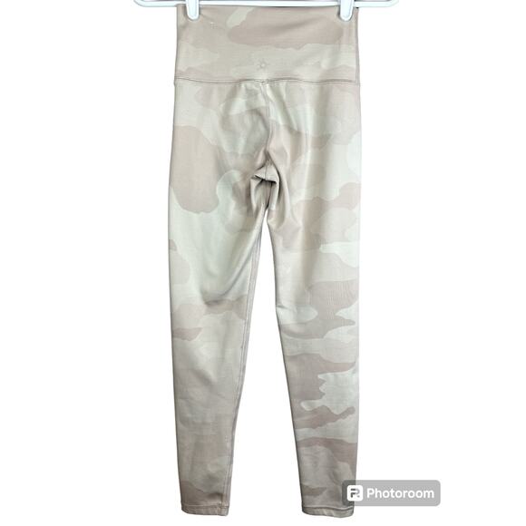 Offline By Aerie Light Pink Camouflage Print High Waisted Leggings Size Small - Picture 2 of 9